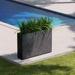 Herstera Fioriera Alta DECO PLANTER DIVIDER 25 in Metallo colore Nero e Pannello Effetto Marmo 120x25x80 cm