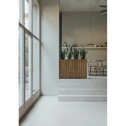 Herstera Fioriera Alta DECO PLANTER DIVIDER 40 in Metallo colore Nero e Legno 100x40x80 cm