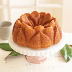 Nordic Ware Stampo Magnolia